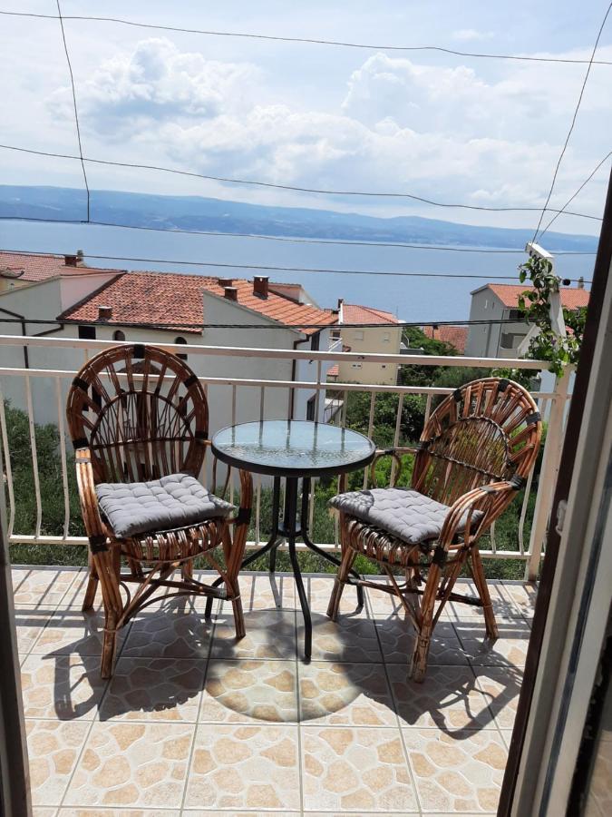 Apartments Tina Omis Bagian luar foto