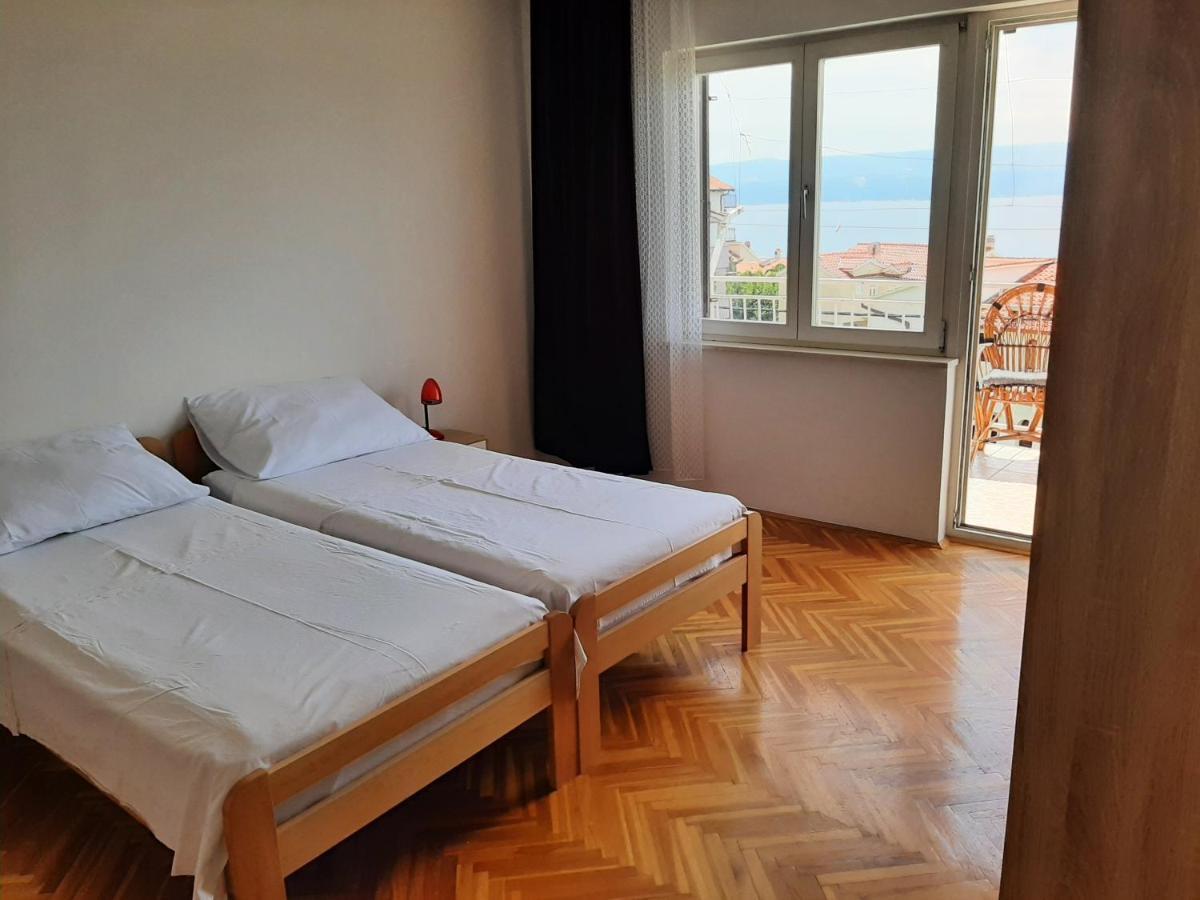 Apartments Tina Omis Bagian luar foto